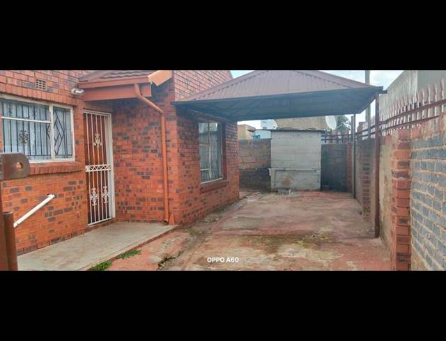 3 BEDROOM HOUSE FOR SALE IN TOKOZA